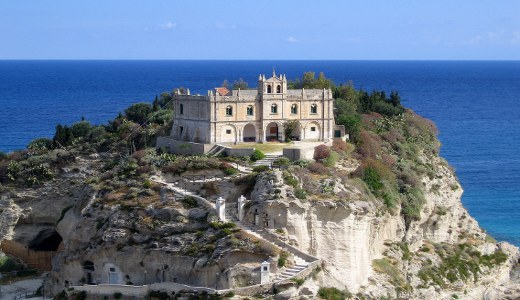 Tropea Inselkirche