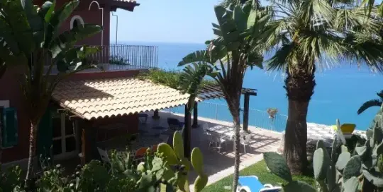 Ferienhaus Villa Gioia direkt am Meer nahe Tropea