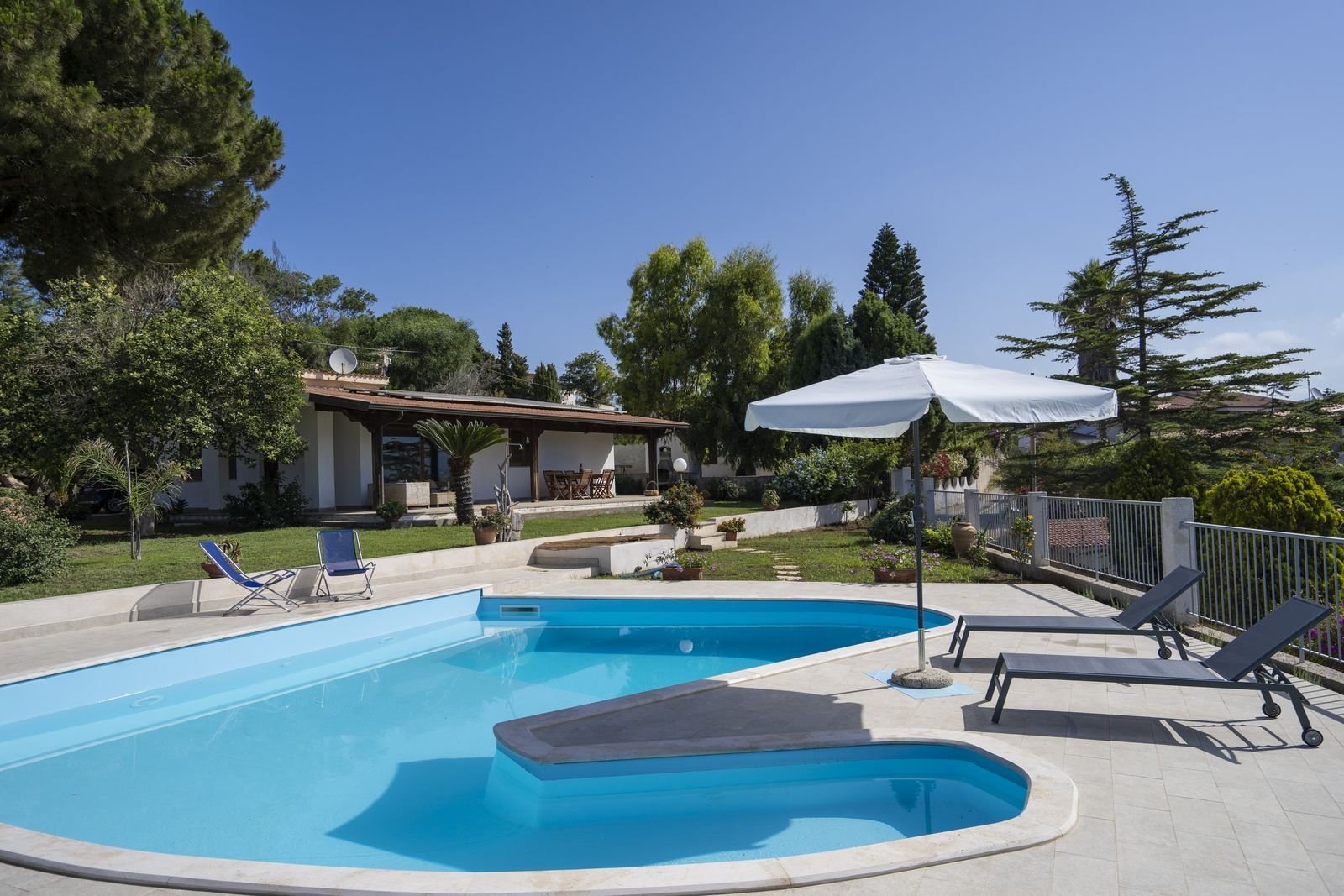 villa francesco pool